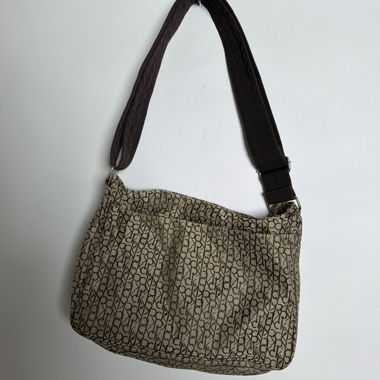 Sac bandoulière à monogramme Calvin Klein