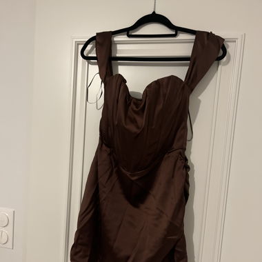 Braunes Kleid