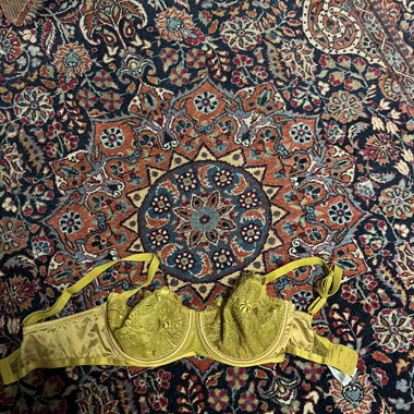 Etam bra gold with lace details 85D (Fr size)