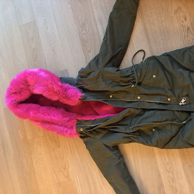 Parka with pink lining & hood