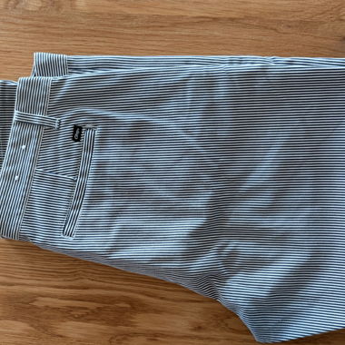 Pantaloni chino OBEY a righe