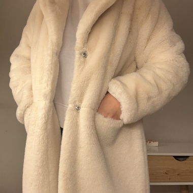 Veste en fourrure blanche longue 