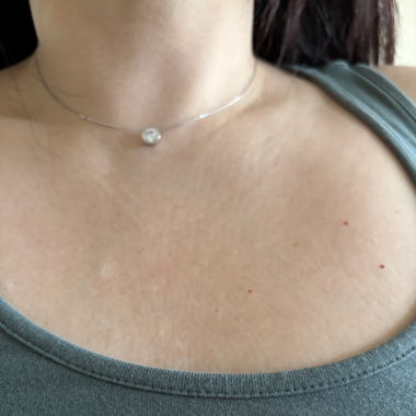 Joli collier ras le cou très fin élégant argent 