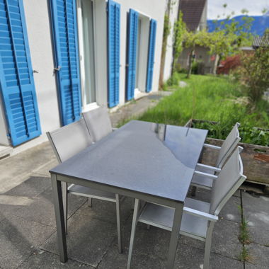 Gartentisch und 4 Stühle