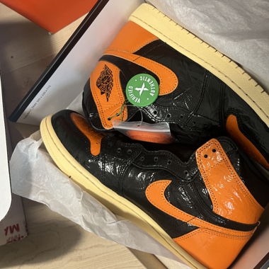 JORDAN 1 RETRO HIGH
