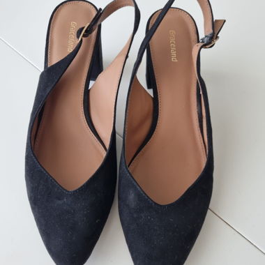 Graceland Slingback Pumps