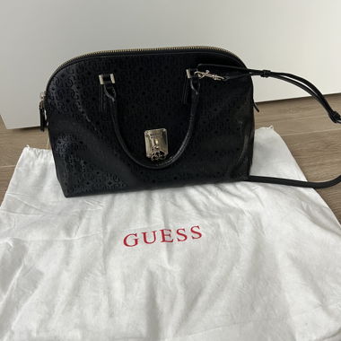 Guess Tasche schwarz