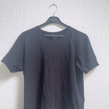Schwarzes T-Shirt