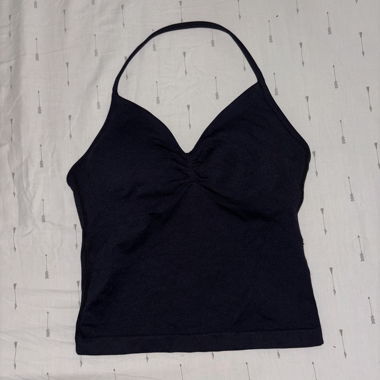 Schwarze Bluse mit freiem Rücken