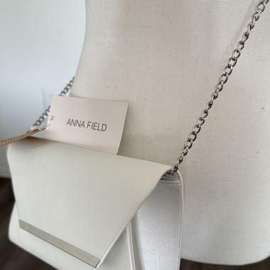 Weisse Clutch Tasche