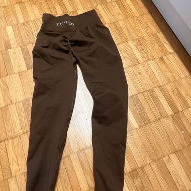 TEVEO Leggings dunkelbraun 
