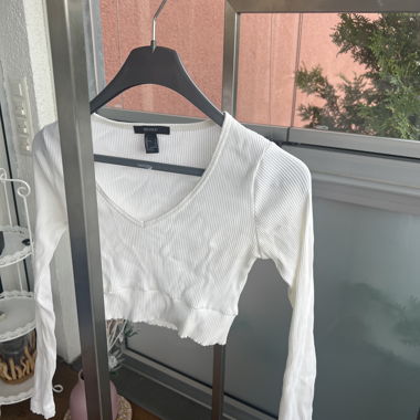 White ribbed cropped top