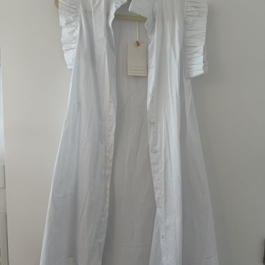 Robe chemise blanche à volants