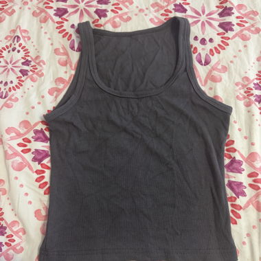 Graues geripptes Crop-Top