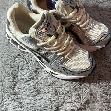 Asics Kayano 14