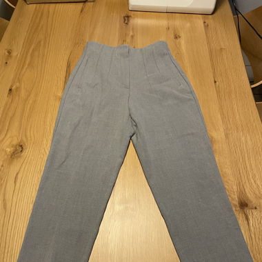Pantalon Zara gris