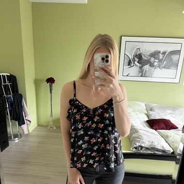Trägertop mit Blumen