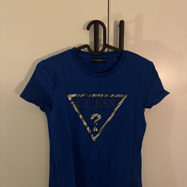 2 T-Shirts Guess