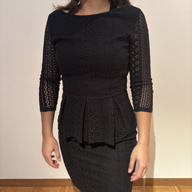 schwarzes Kleid