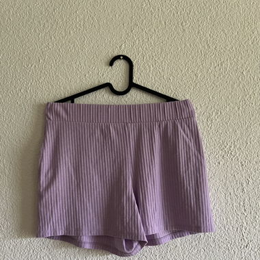 Kurze Shorts Lila mit Seitentaschen