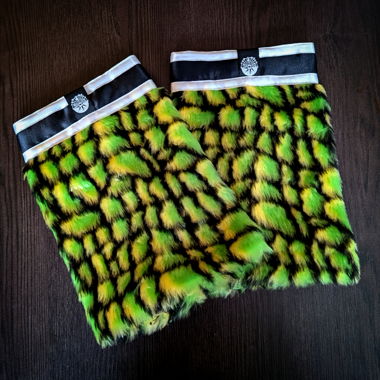 Ghette in pelliccia snake fluo rave punk goa tekno