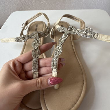 Sandali con strass e cinturini