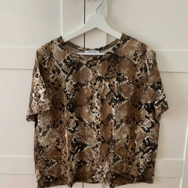 Oversized T-Shirt mit Schlangenprint