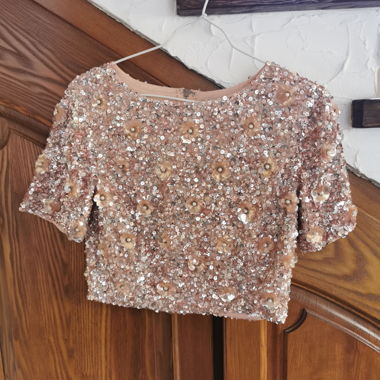 Crop top con paillettes