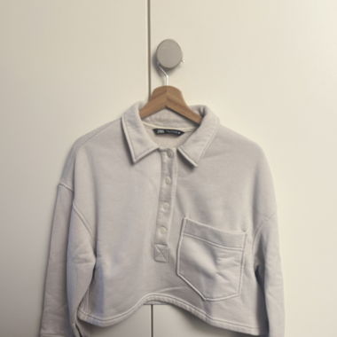 Petit pull écru Zara avec boutons et poche