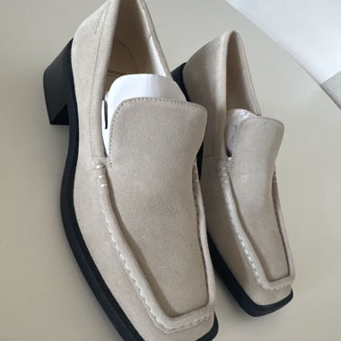 Beige Wildleder-Loafer