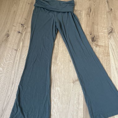Pantaloni yoga verdi
