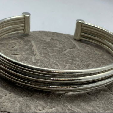 VERY RARE VINTAGE SOLID AND STURDY BRACELET (1970)