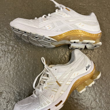 Asics Gel-Kinsei weisse Laufschuhe