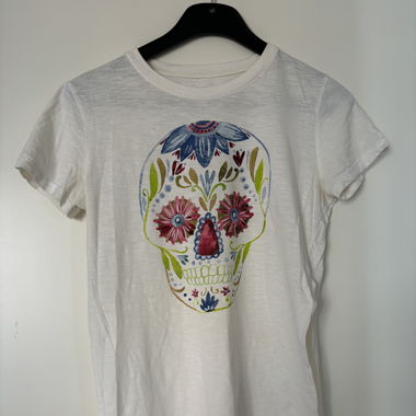 Shirt mit langen Schlitzen an der Seite