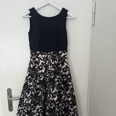 Elegantes Kleid Jakes 34