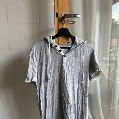 T-Shirt mit Kapuze 