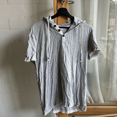 T-Shirt mit Kapuze 