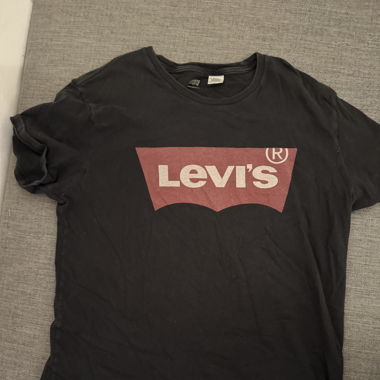 T shirt Levis