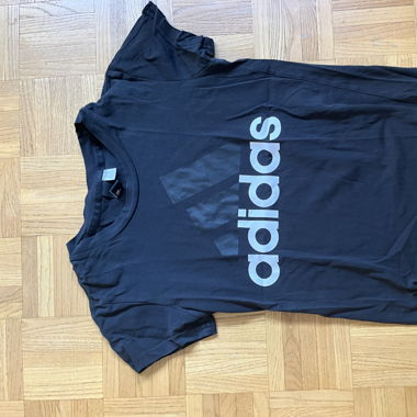 Adidas T-shirt