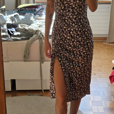 Robe midi Hollister à fleurs avec fente