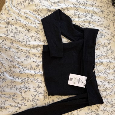 Pull noir