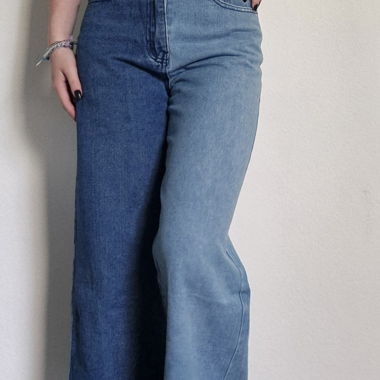 pantaloni larghi azzurri e blu scuro