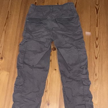 Stoff Cargohose von Bershka 
