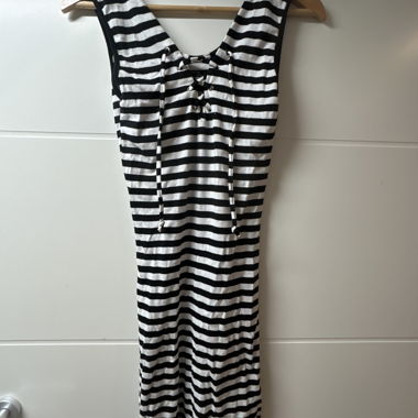 Gestreiftes Kleid