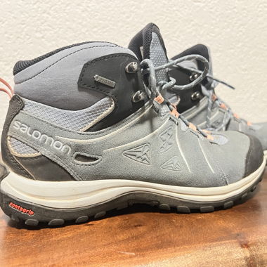 Salomon women's mountain boots size 40
