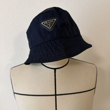 Marineblauer Bob