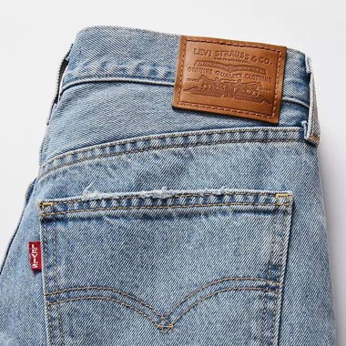 Levi jeans light wash