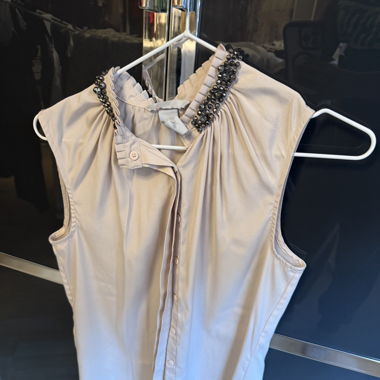 Bluse mit Steinen