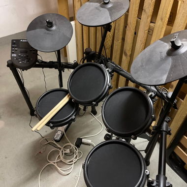 Alesis Nitro Mesh Kit E-Drumset