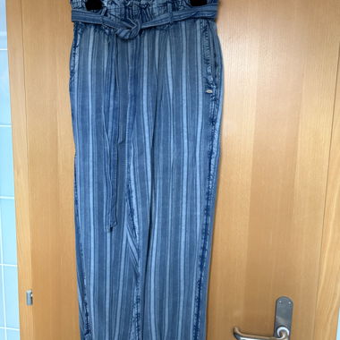 Leichter, weiter gestreifter Blauer Hose